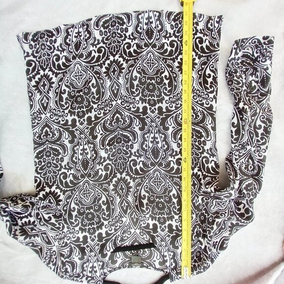 Ann Taylor White and Black V Neck Blouse  Women's size small - Picture 7 of 9